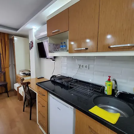 Maniz Istanbul
